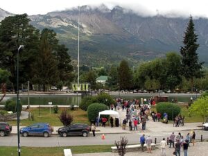 El Bolsón y Lago Puelo: ruta escénica, cultura artesanal y naturaleza viva - Imagen 2