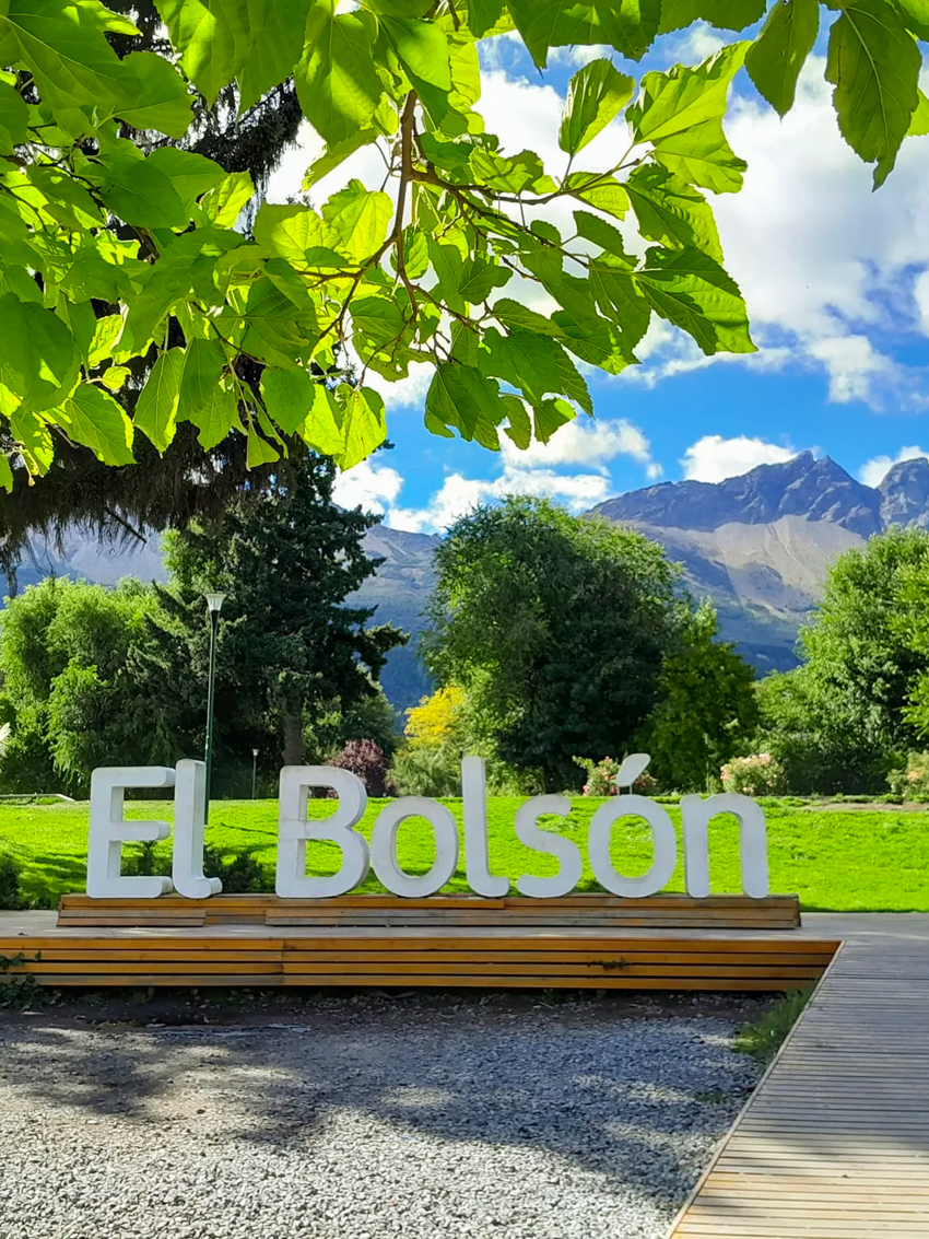 9 A El-Bolson-Guia-.com_.ar_ copia El Bolsón y Lago Puelo: ruta escénica, cultura artesanal y naturaleza viva - Imagen 1